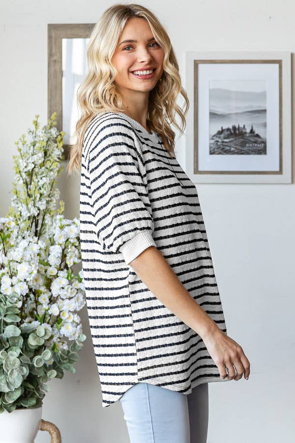Women's Stripe Textured V-Seam Short Sleeve Top/ Navy