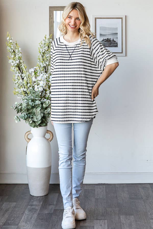 Women's Stripe Textured V-Seam Short Sleeve Top/ Navy