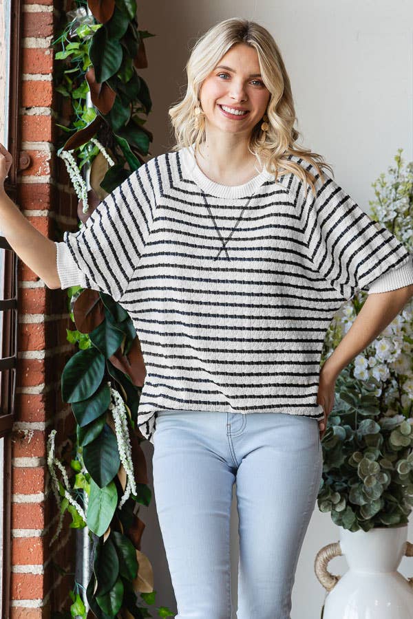 Women's Stripe Textured V-Seam Short Sleeve Top/ Navy