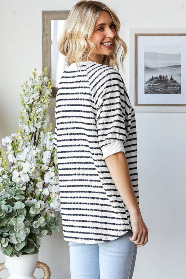 Women's Stripe Textured V-Seam Short Sleeve Top/ Navy